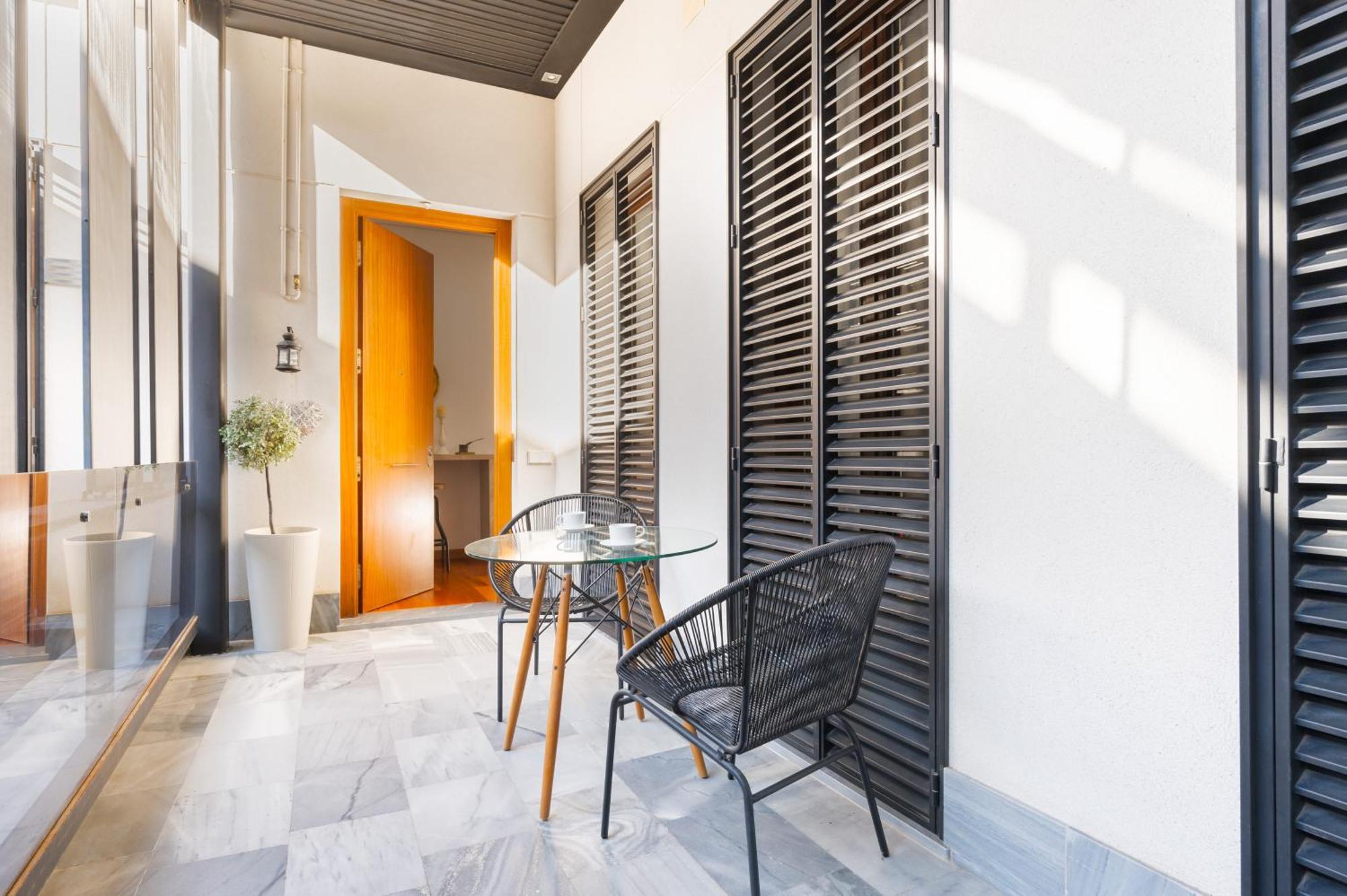 Appartement Attic With Terrace- 1bd 1bth- Corral Del Rey *