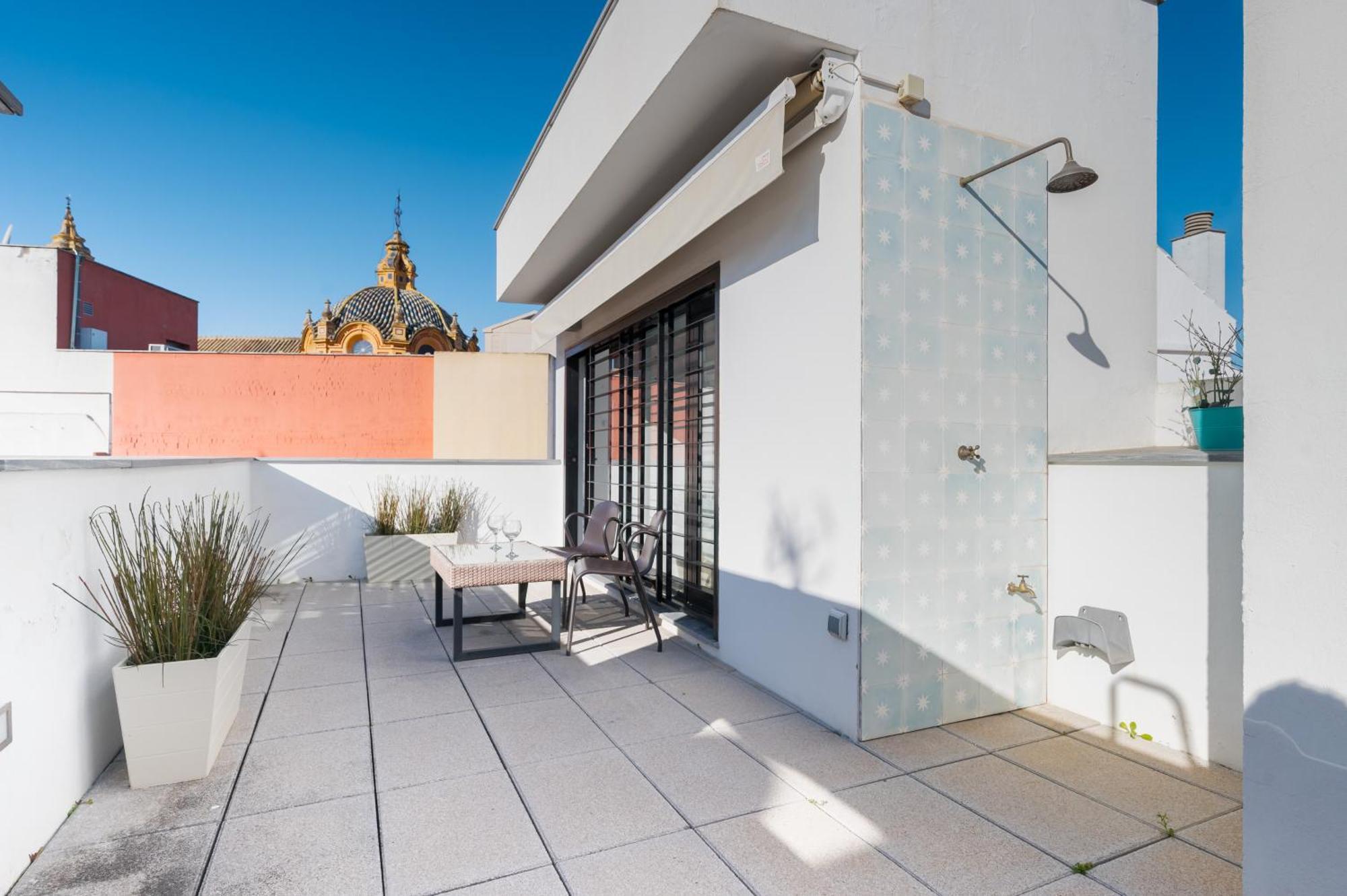 Attic With Terrace- 1bd 1bth- Corral Del Rey Appartement *