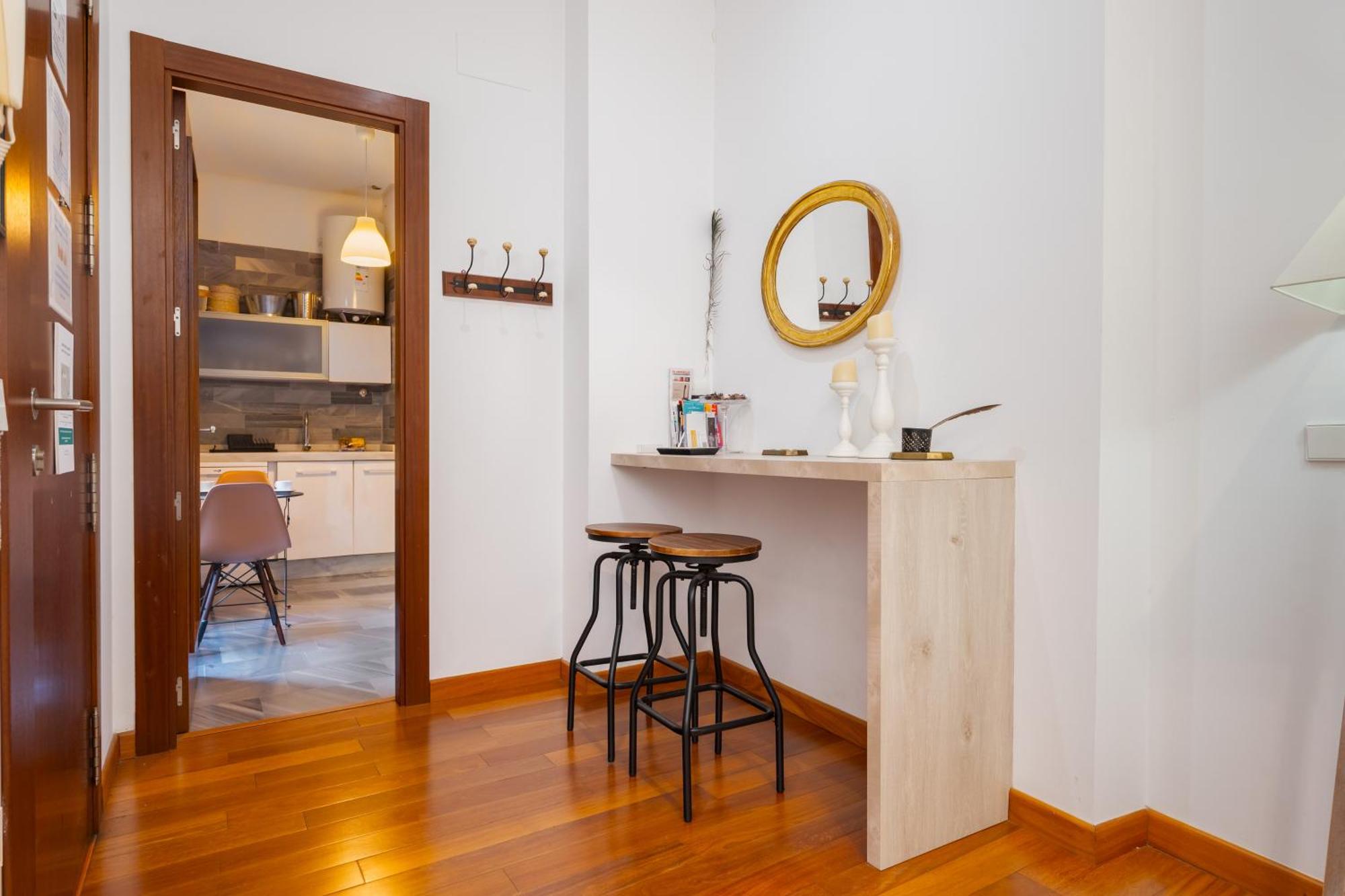 Attic With Terrace- 1bd 1bth- Corral Del Rey Appartement